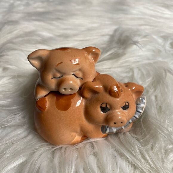Piggy Salt & Pepper Shakers, Vintage - Picture 3 of 6